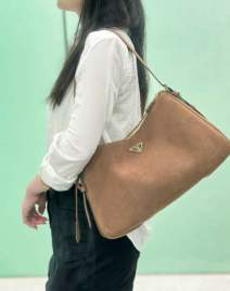 Picture of Prada Handbags _SKUfw171854481fw